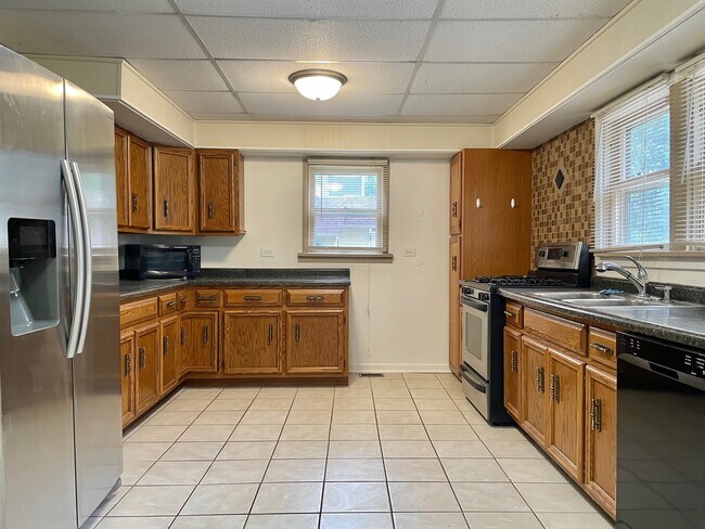 Foto del edificio - 418 N Prairie St