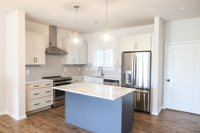 Building Photo - 2050 Kyles Wy