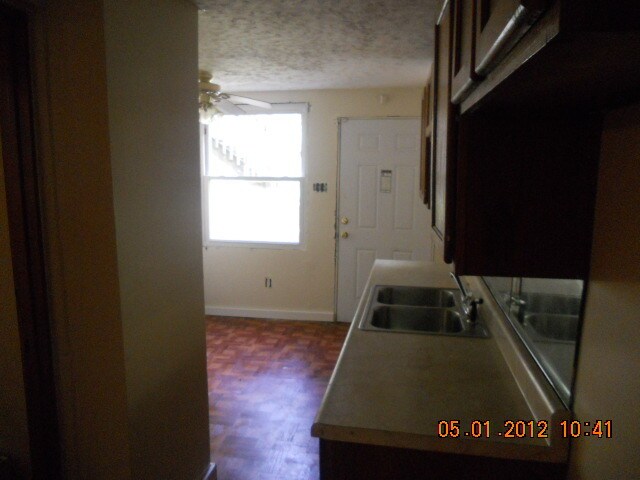Building Photo - 3257 McClure Ave