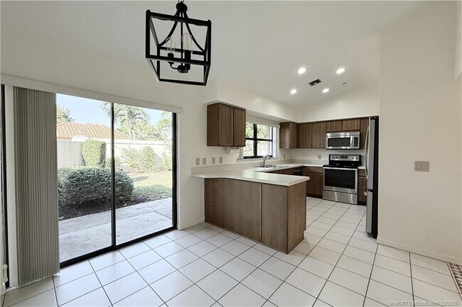 Foto del edificio - 3012 SW Mariposa Cir