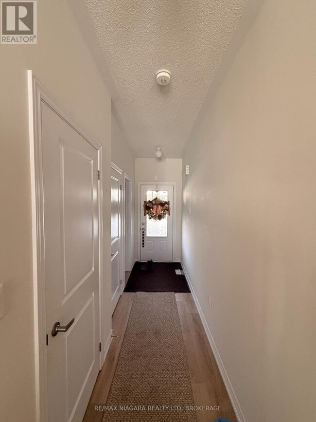 Photo du bâtiment - 43 Cottonwood Cres