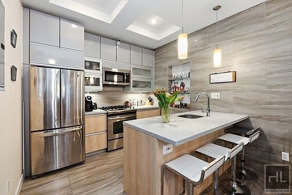 Foto del edificio - 121 KINGSLAND AVENUE