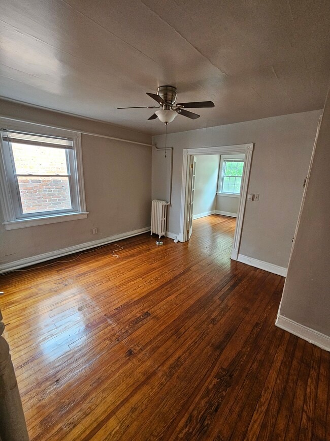 Building Photo - 3143 Ellwood Ave