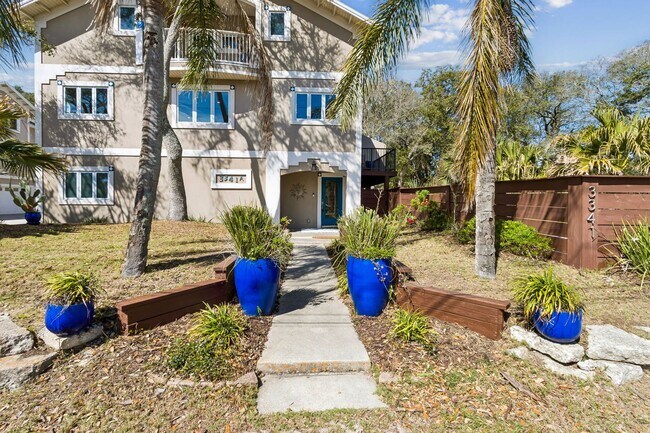 Foto del edificio - Steps to the Ocean! 3/3, 2198sq', Ocean View, Furnished