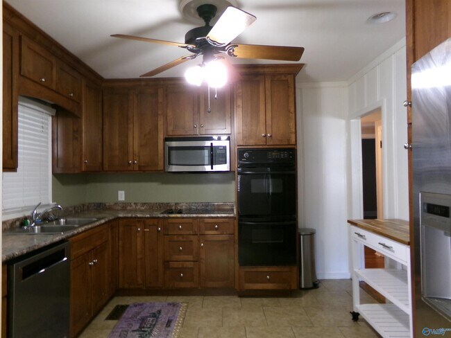 Foto del edificio - 409 Marsheutz Ave SW