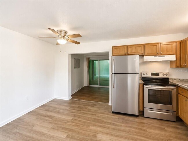 Building Photo - 5527 Bryson Dr