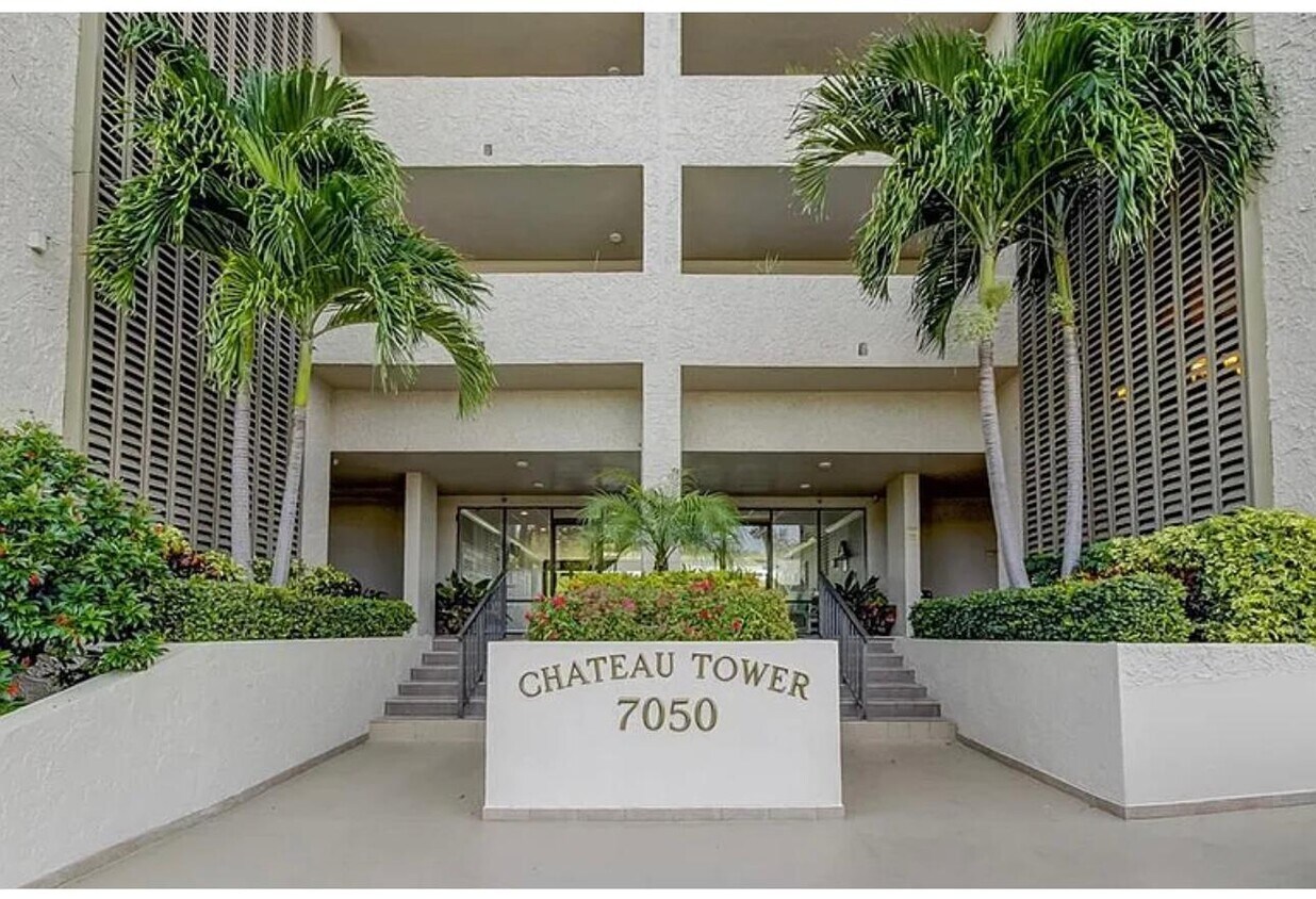 front entrance - 7050 Sunset Dr S