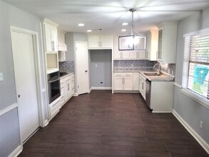 Building Photo - 4507 Seneca St