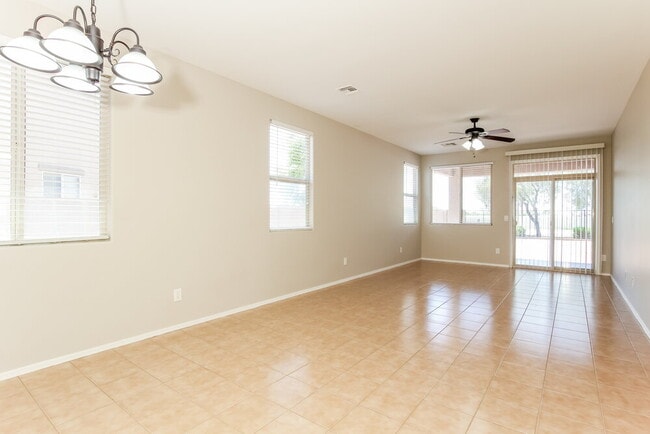 Foto del edificio - 1072 S 177th Dr