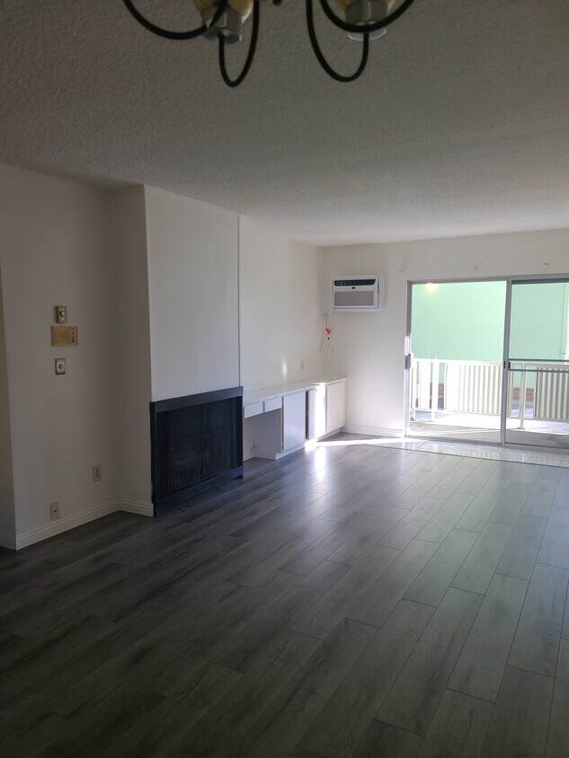 Primary Photo - 160 S El Molino Ave