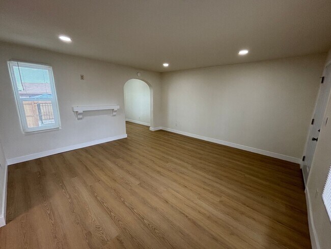 Foto del edificio - 24339 Myers Ave