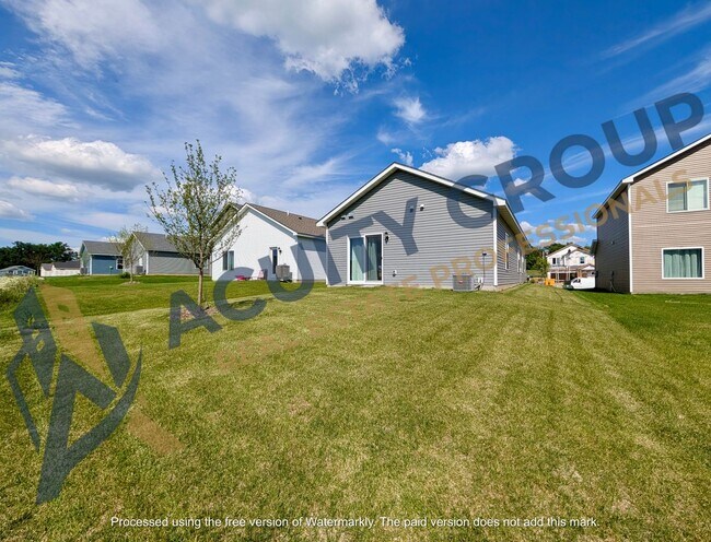 Foto del edificio - 501 Redwood St N