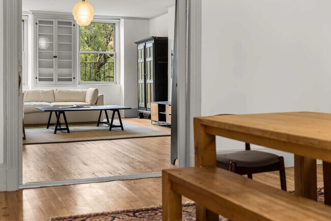 Foto del edificio - 185 East Broadway-SI ID1330811P