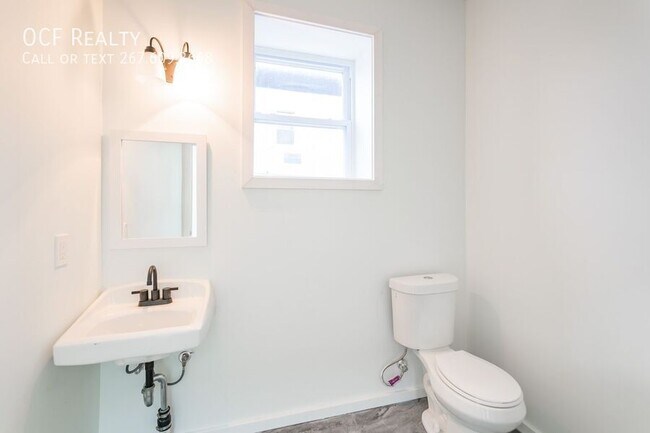 Foto del edificio - 5715 Woodland Ave