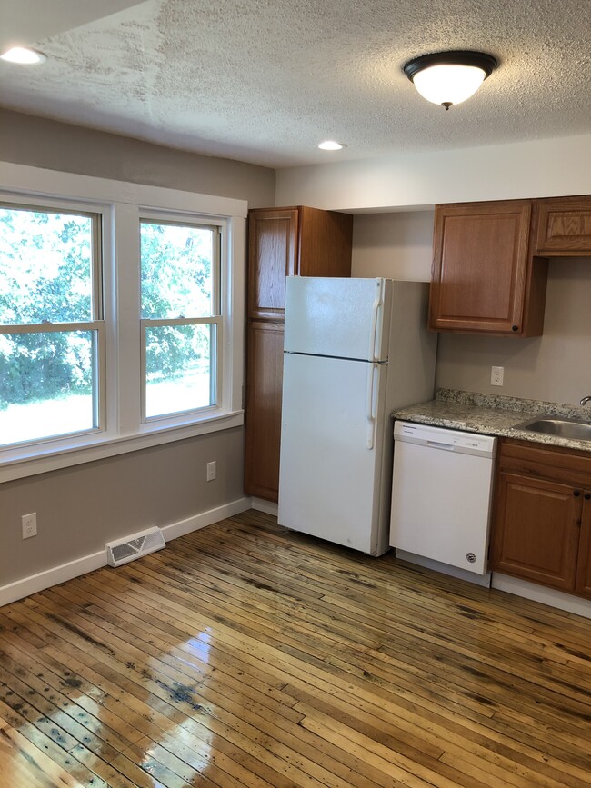 Kitchen - 17 Berkeley St