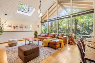 Building Photo - 16441 SE 42nd Pl