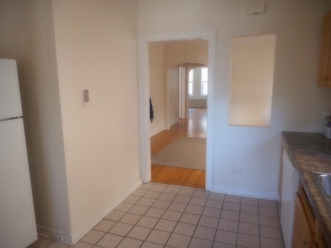 Building Photo - 5319 W Giddings St