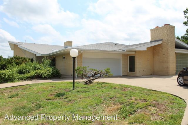 Building Photo - 121 N Dartmouth Dr