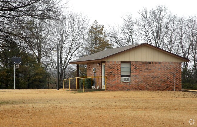 Building Photo - Sugar Bush Apartments