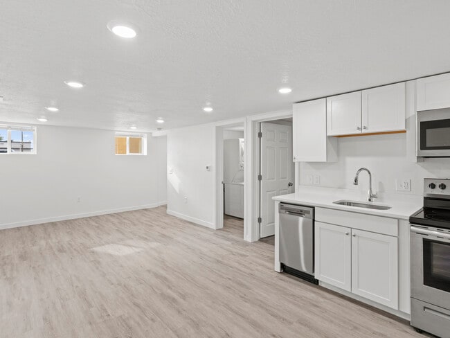 Photo - 915 E 1300 S Townhome