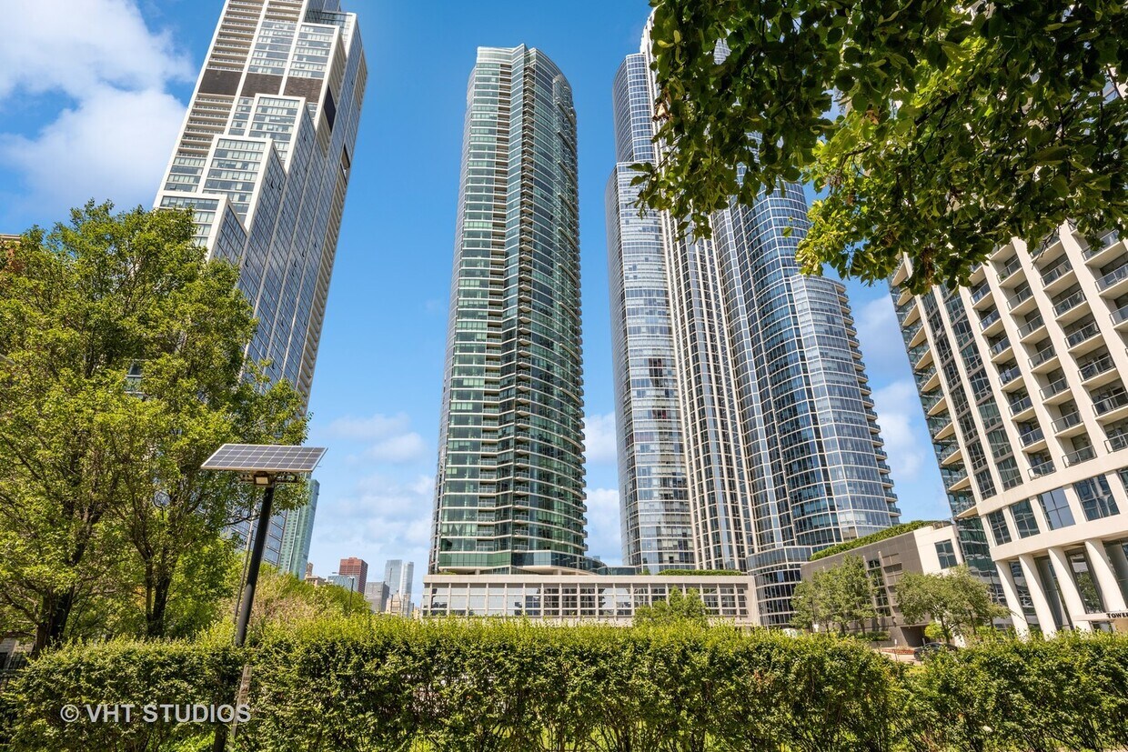 Foto principal - 1201 S Prairie Ave