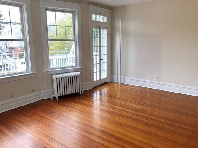 Building Photo - 555 Webster Ave