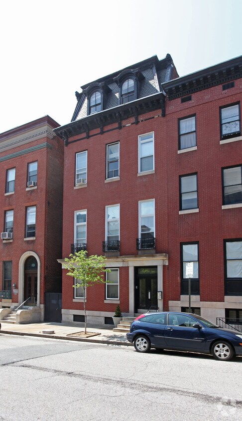 Building Photo - 814 Park Ave