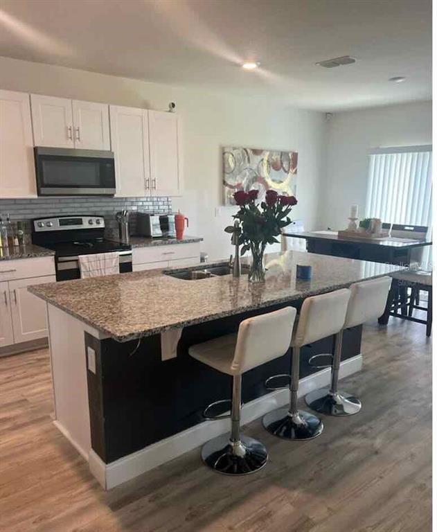 Building Photo - 3340 Perennial Ln