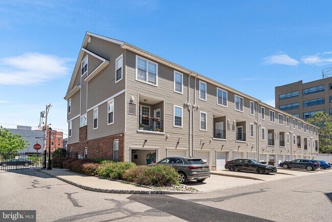 Building Photo - 3130 Master St