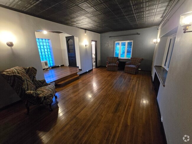 Building Photo - 606 Sunset Ave
