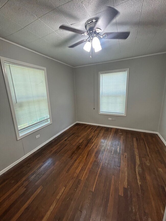 Foto del edificio - Inviting 2 Bedroom Home