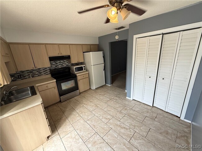 Foto del edificio - 7630 W Homosassa Trail