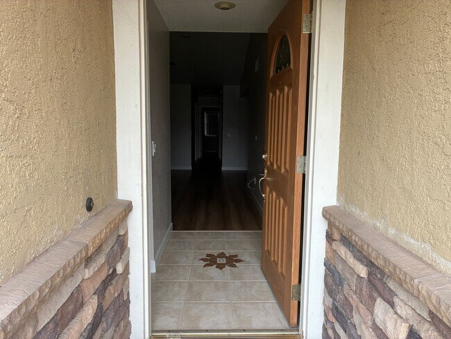 Foto del edificio - 3 Bedrooms with big backyard