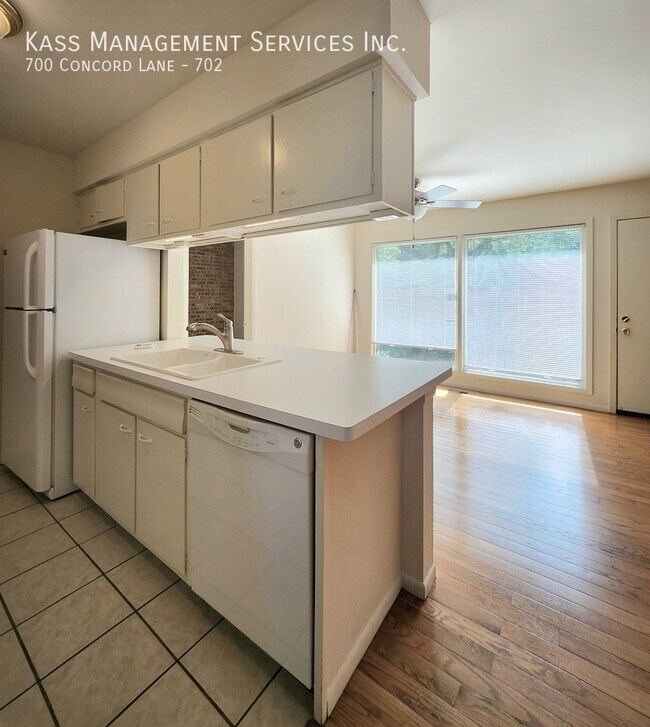 Foto del edificio - 700 Concord Ln