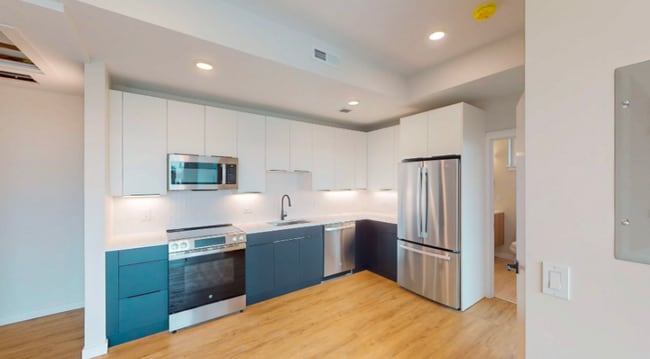 Building Photo - 101 W Broadway