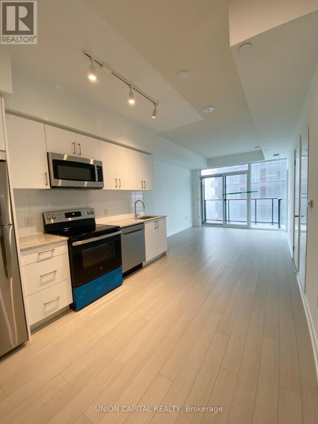 Photo du bâtiment - 4010 Eglinton Ave W
