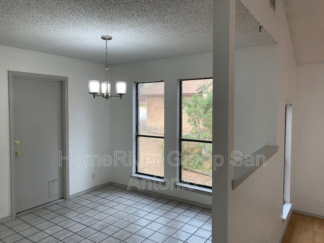Foto del edificio - 9332 Whisper Point
