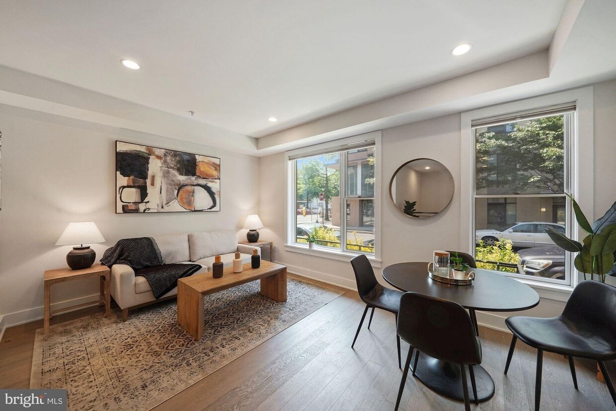 Foto principal - 703 Newton Pl NW