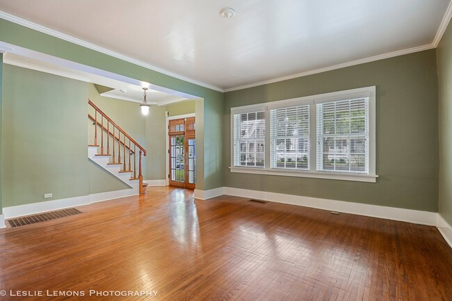 Building Photo - 241 W Van Buren Ave