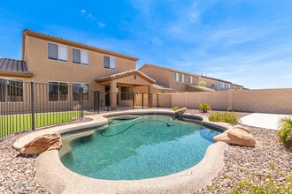 Building Photo - 17848 W Summerhaven Dr