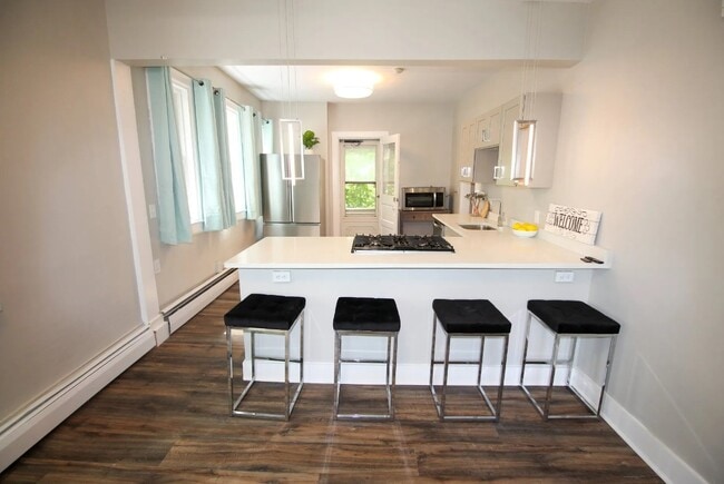 Building Photo - 522 - 528 Stewart Ave