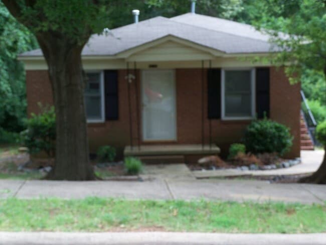 Updated 2 bedroom 1 bath duplex in Capitol... - Updated 2 bedroom 1 bath duplex in Capitol... House