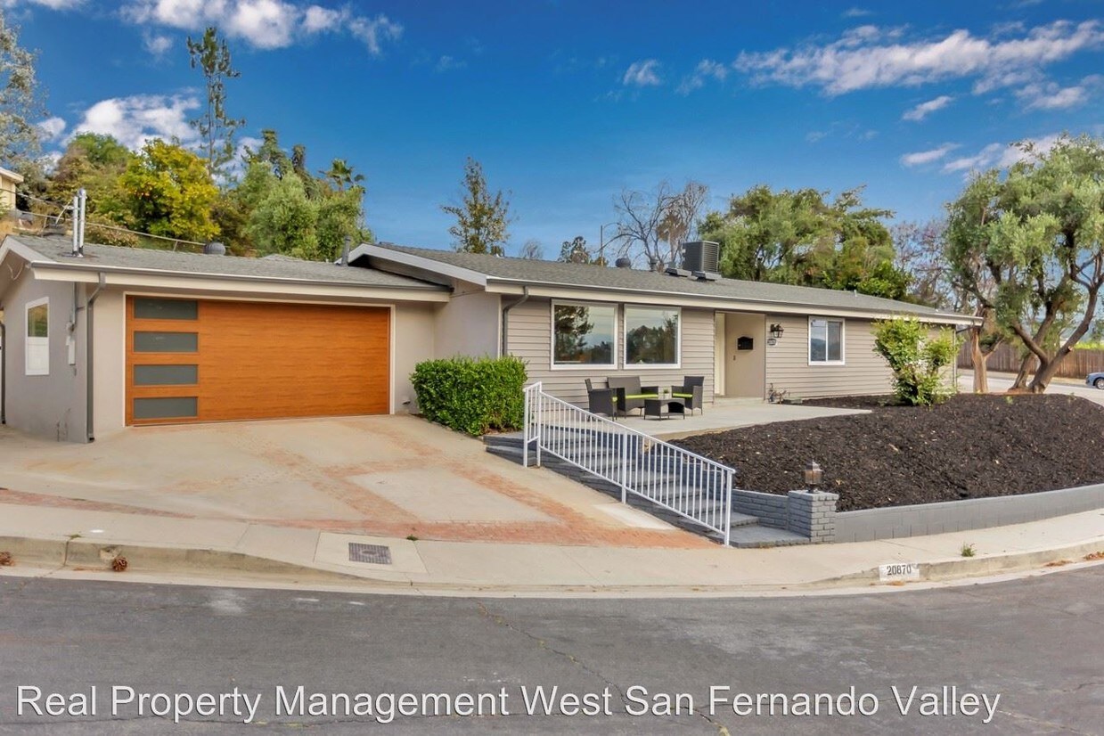 Foto principal - 4 br, 2 bath House - 20870 Exhibit Pl