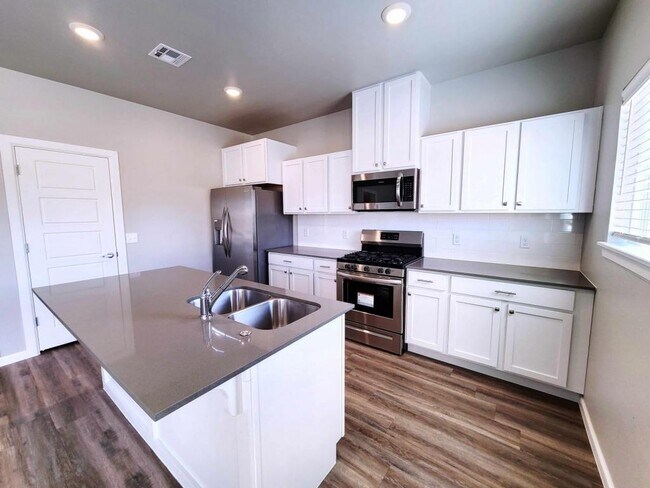 Foto del edificio - 13511 Bluejacket Dr