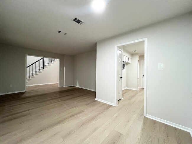 Foto del edificio - 16615 Glamis Ln