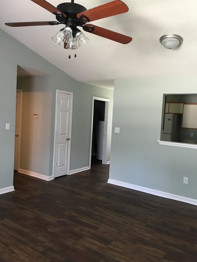 Building Photo - Lavender Lakes - 260