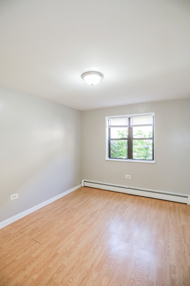 Foto del edificio - 1632 W Pratt Blvd