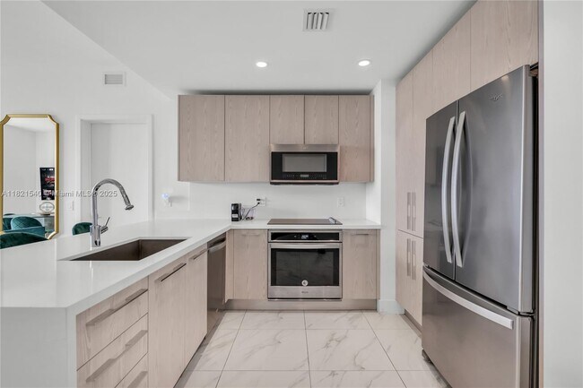 Building Photo - 2000 Metropica Way