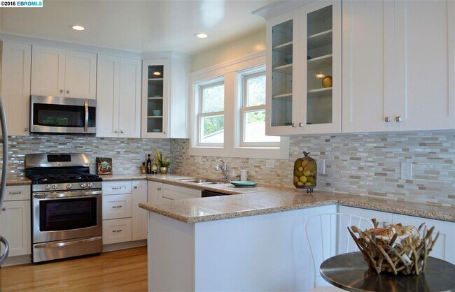 Foto del edificio - 663 Fairmount Ave