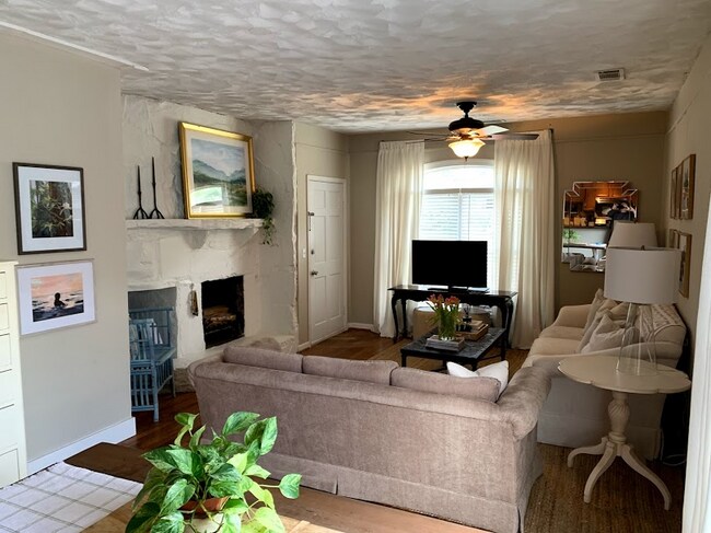 Foto del edificio - 2105 English Village Ln